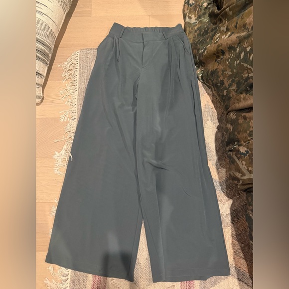 ALO Yoga Dreamscape Trousers - Medium - Picture 2 of 4